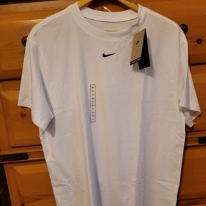 NWT Nike Tshirt cotton